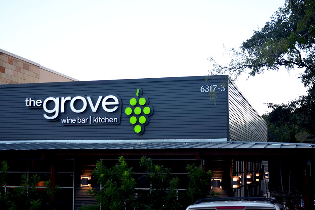 the grove bar and kitchen